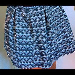 Black & white mini skirt